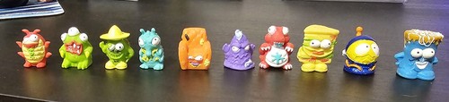 The trash pack series lot - trash, 2